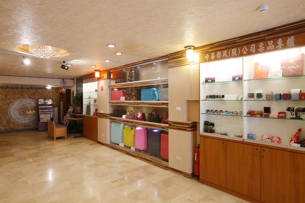 Chiayi Crown Hotel Esterno foto